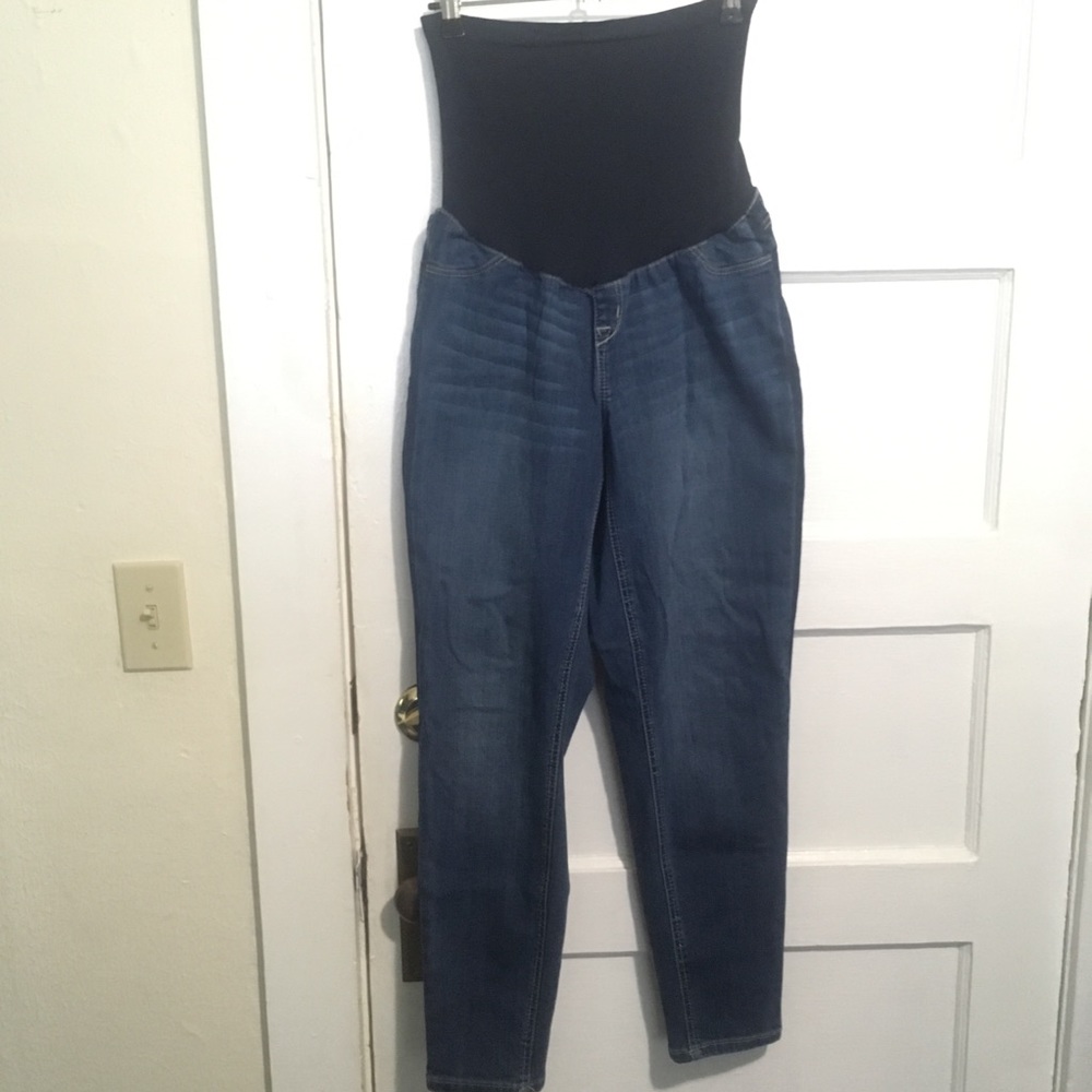 1822 DENIM 31 Maternity Cropped Skinny Jeans $59